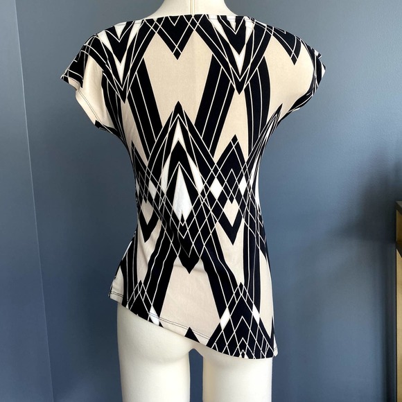 New York & Co tan/black asymmetrical tee - Picture 6 of 7